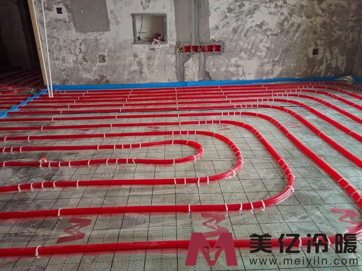 无锡地暖-客厅地暖管道铺设