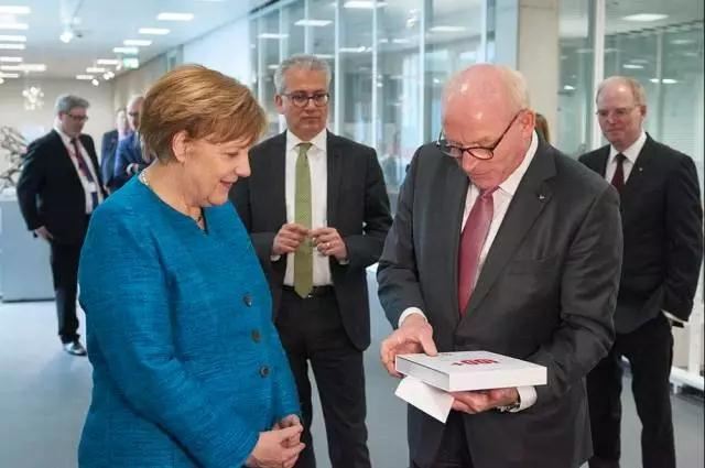菲斯曼地暖-菲斯曼科技中心德国开幕，总理默克尔也来「一探究竟」